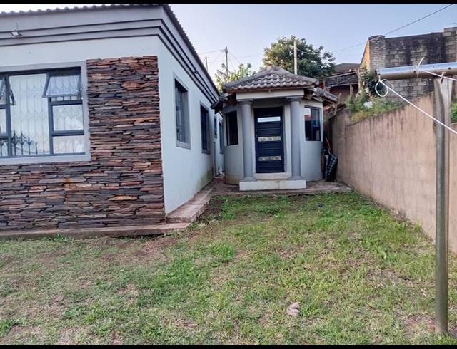 4 BEDROOM HOUSE FOR SALE IN NGWELEZANA
